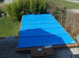 Schwimmbadabdeckung