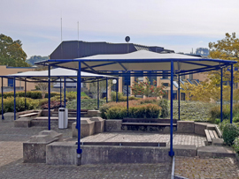 Pavillon-Dachblache nach Mass